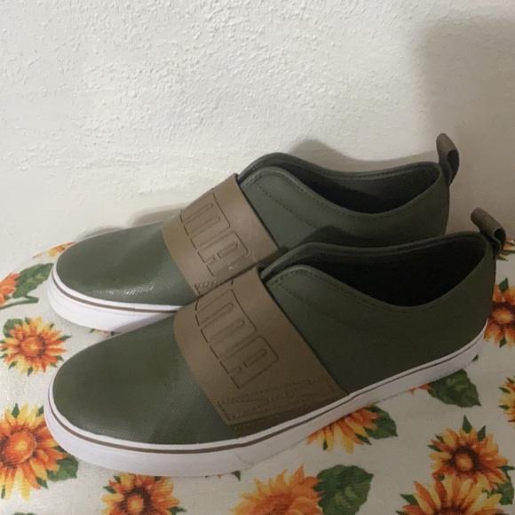 NEW Puma Slip-ons men’s 9 & tee szM main image 10